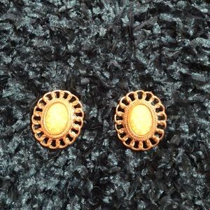 Women’s clip on earrings